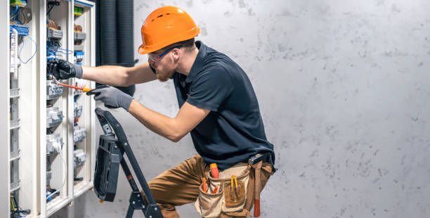 Best Affordable Emergency Electrician  in Somerset, TX